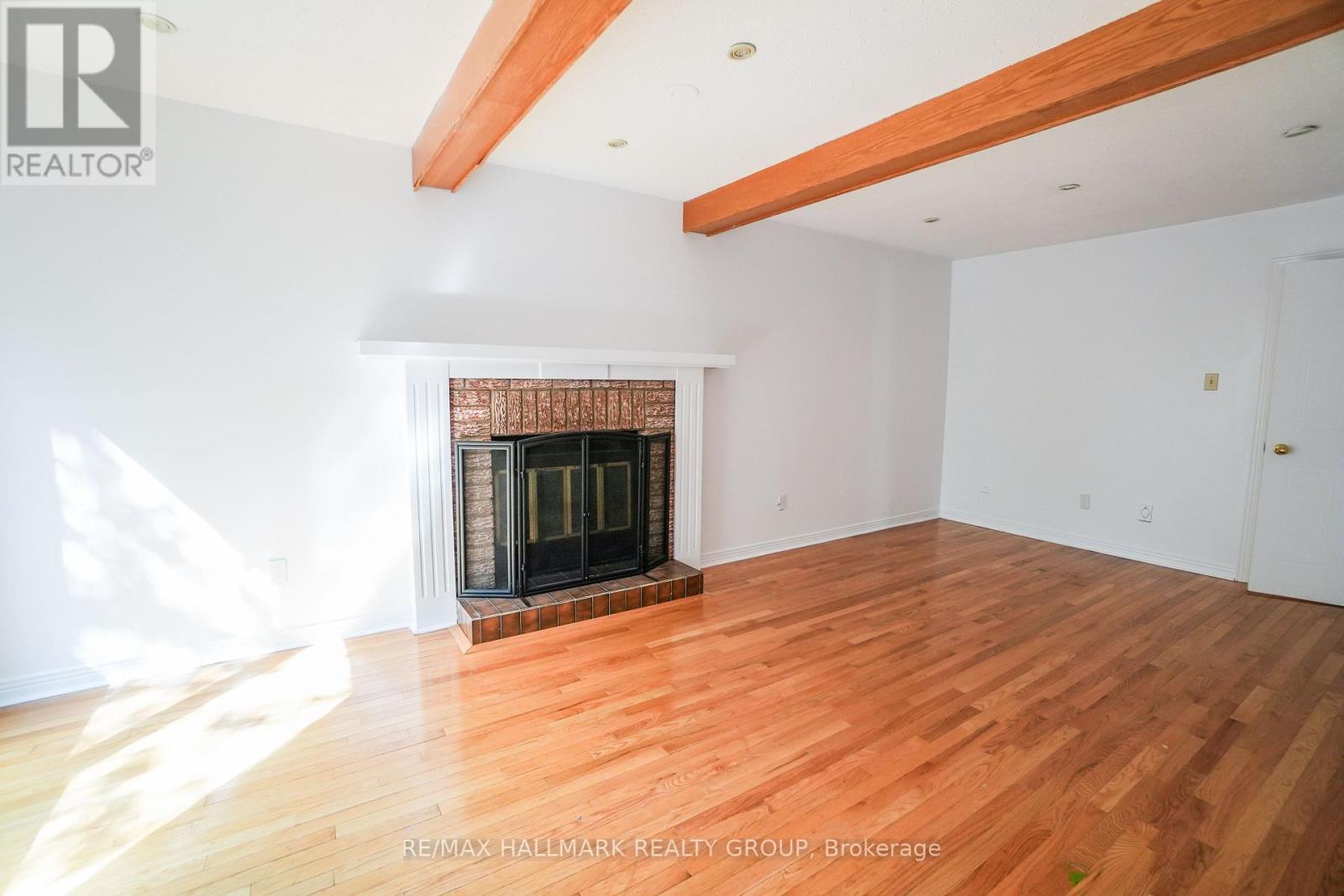 1020 Grenon Avenue, Ottawa, Ontario  K2B 8L8 - Photo 10 - X12432496