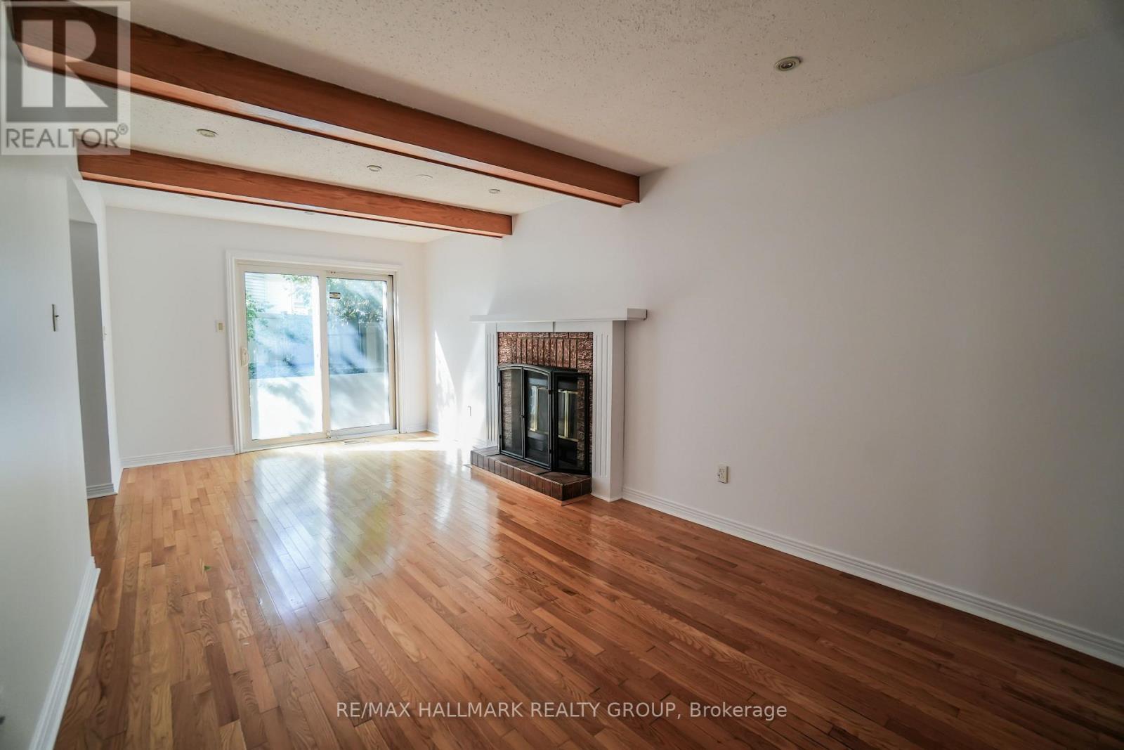 1020 Grenon Avenue, Ottawa, Ontario  K2B 8L8 - Photo 11 - X12432496