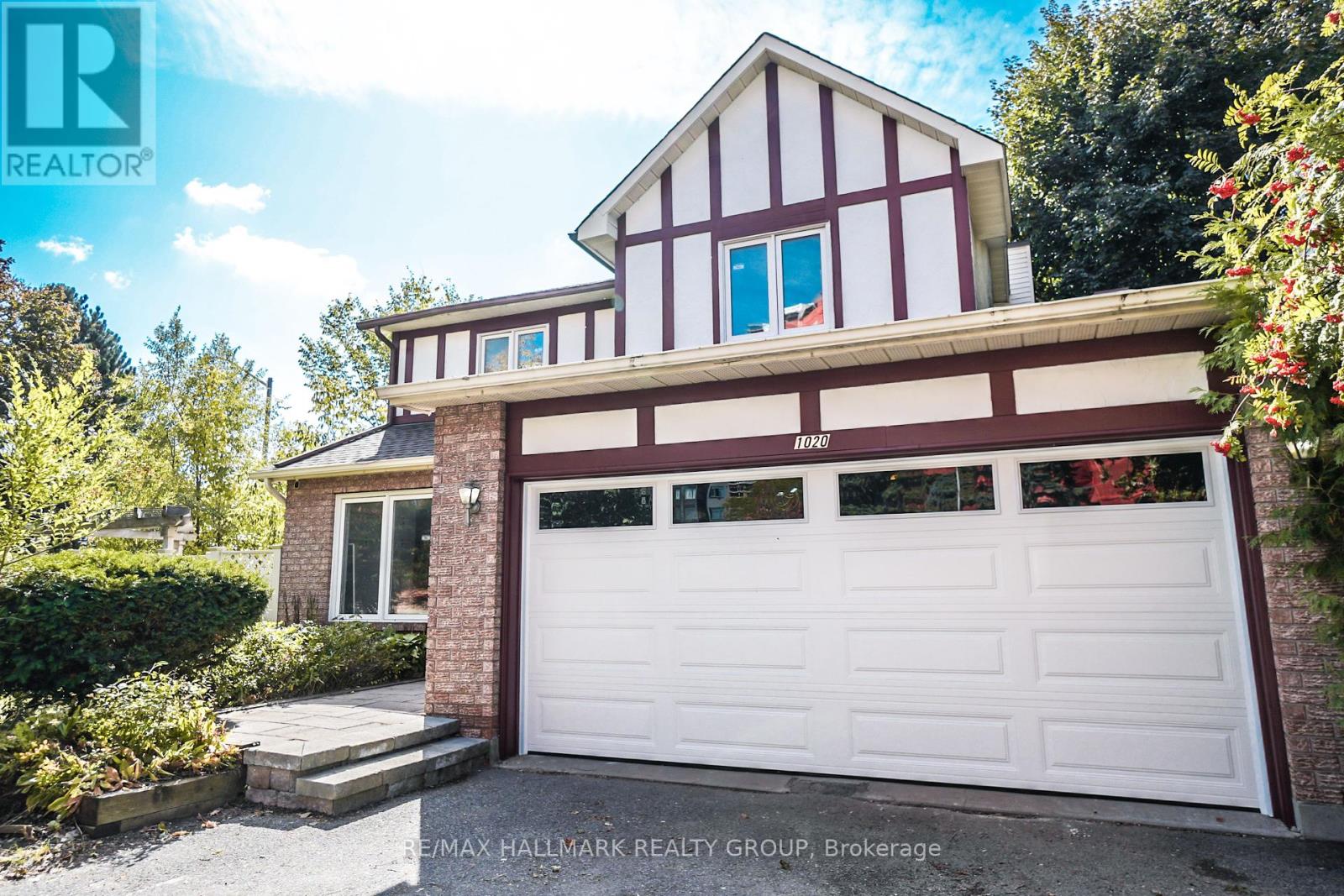 1020 Grenon Avenue, Ottawa, Ontario  K2B 8L8 - Photo 2 - X12432496