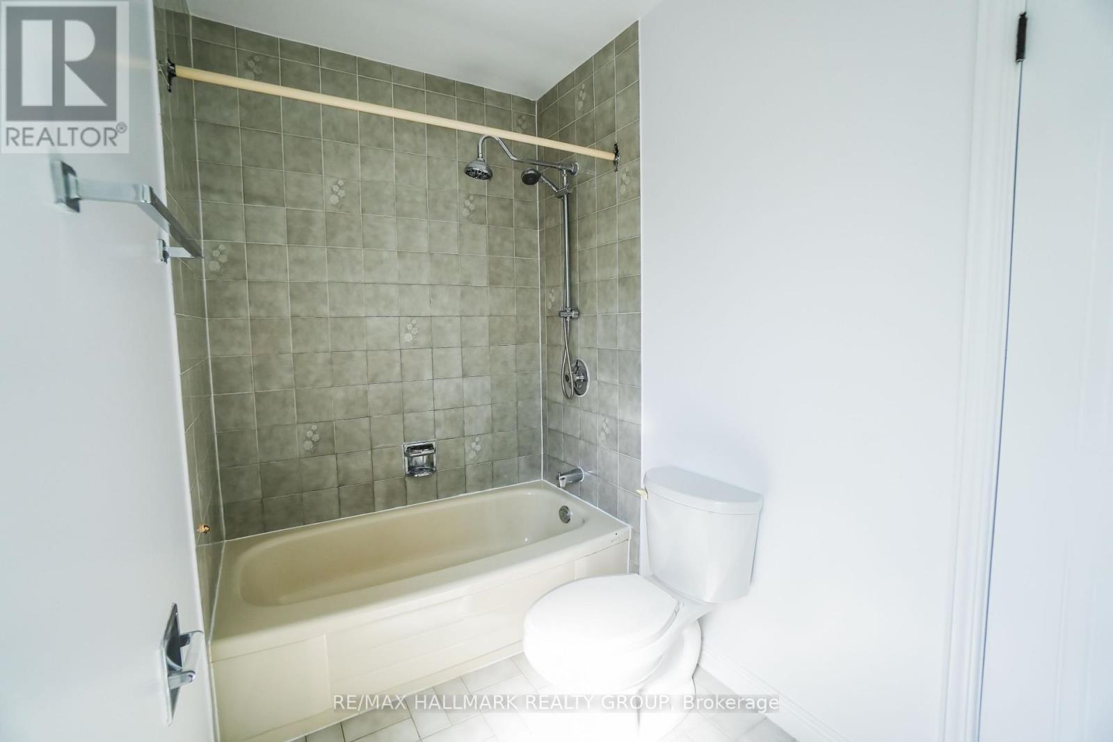 1020 Grenon Avenue, Ottawa, Ontario  K2B 8L8 - Photo 23 - X12432496