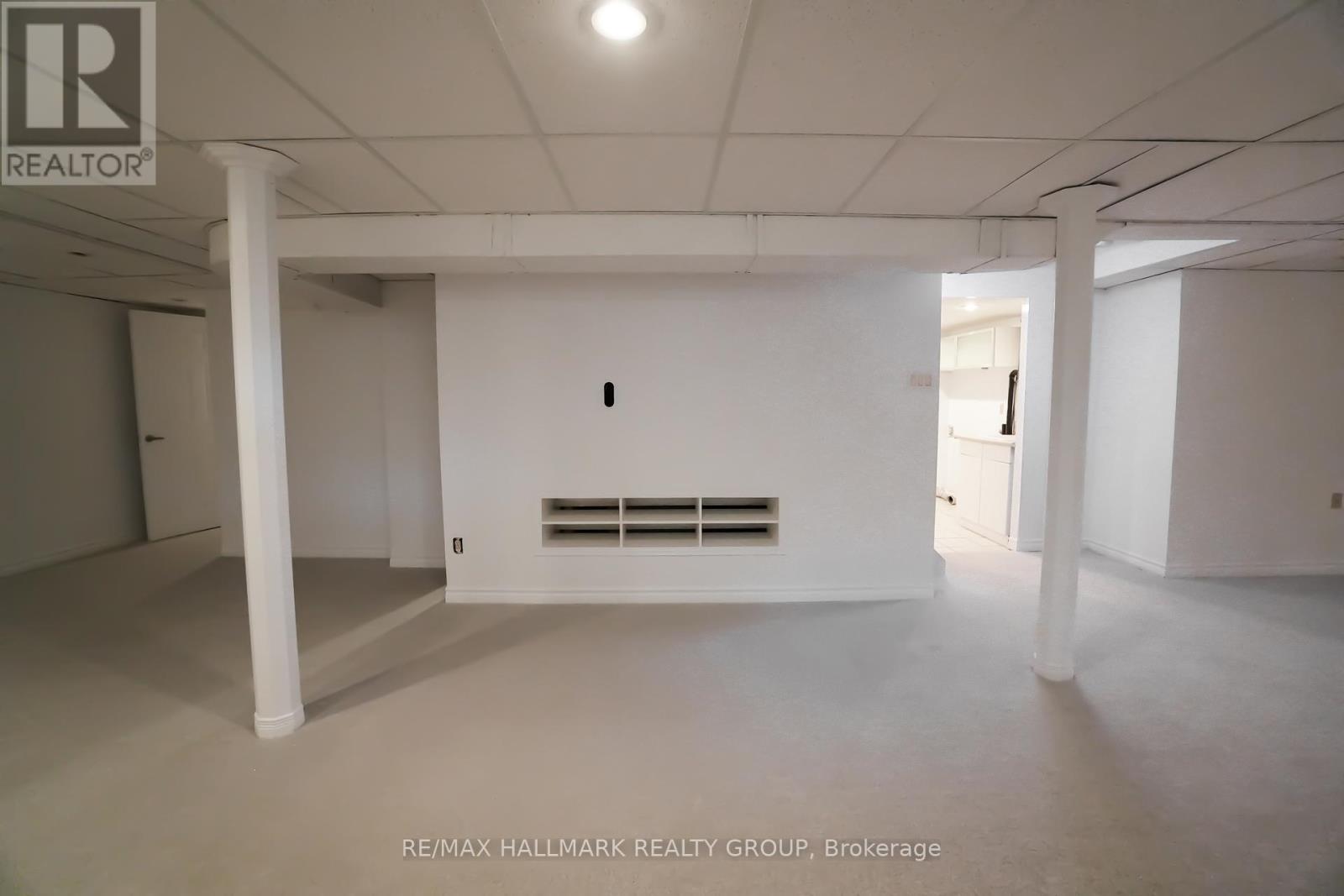 1020 Grenon Avenue, Ottawa, Ontario  K2B 8L8 - Photo 36 - X12432496