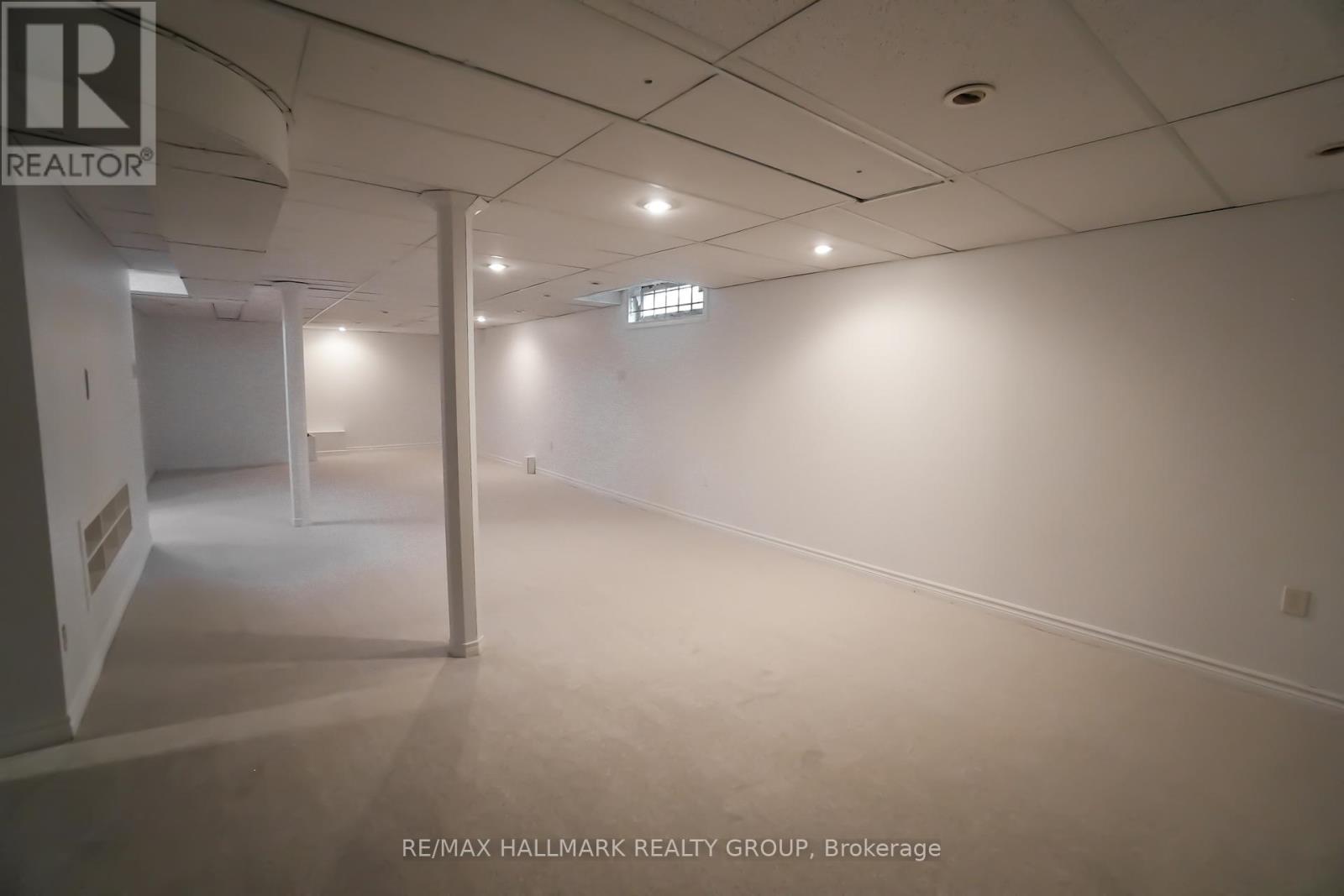 1020 Grenon Avenue, Ottawa, Ontario  K2B 8L8 - Photo 37 - X12432496