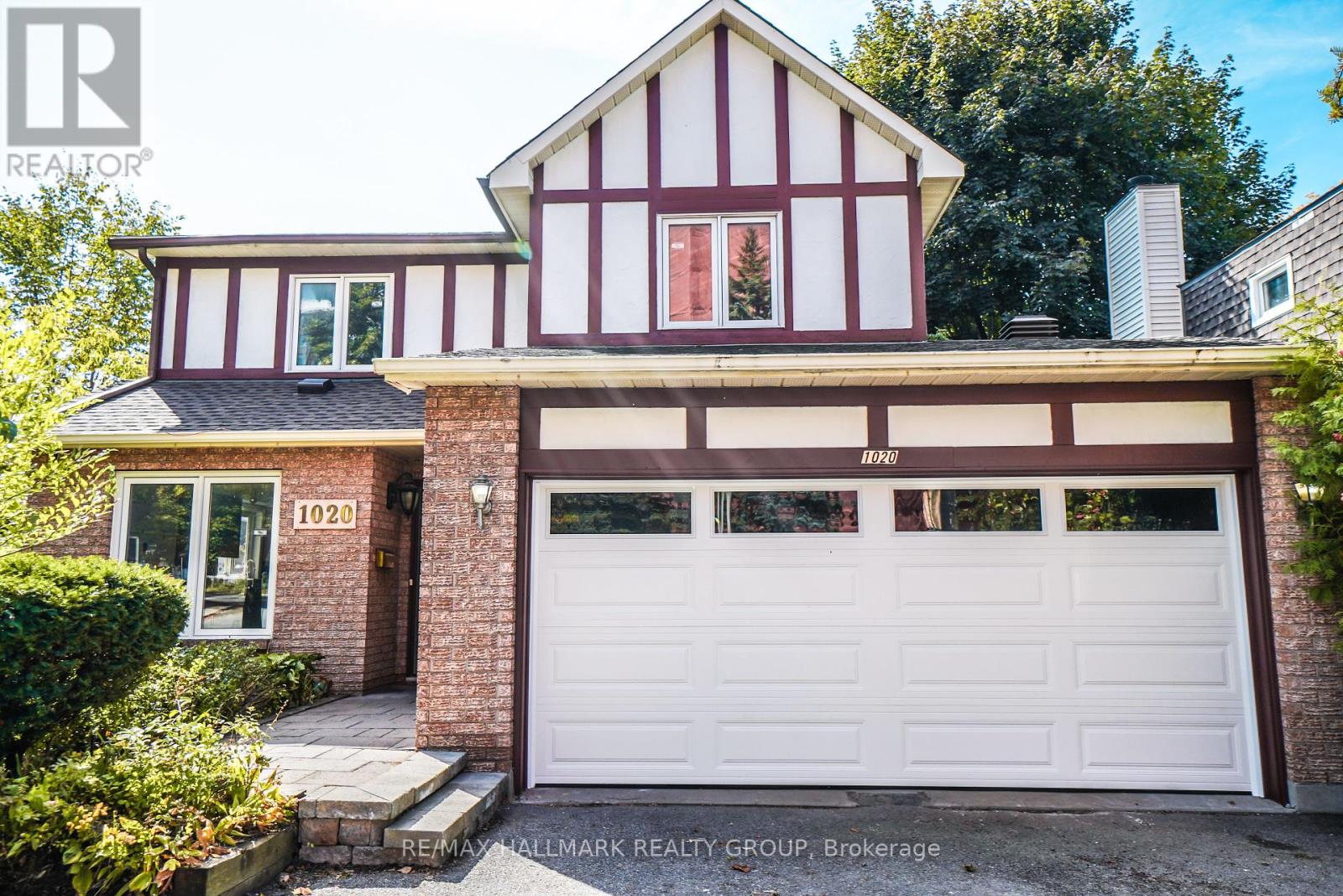 1020 Grenon Avenue, Ottawa, Ontario  K2B 8L8 - Photo 4 - X12432496