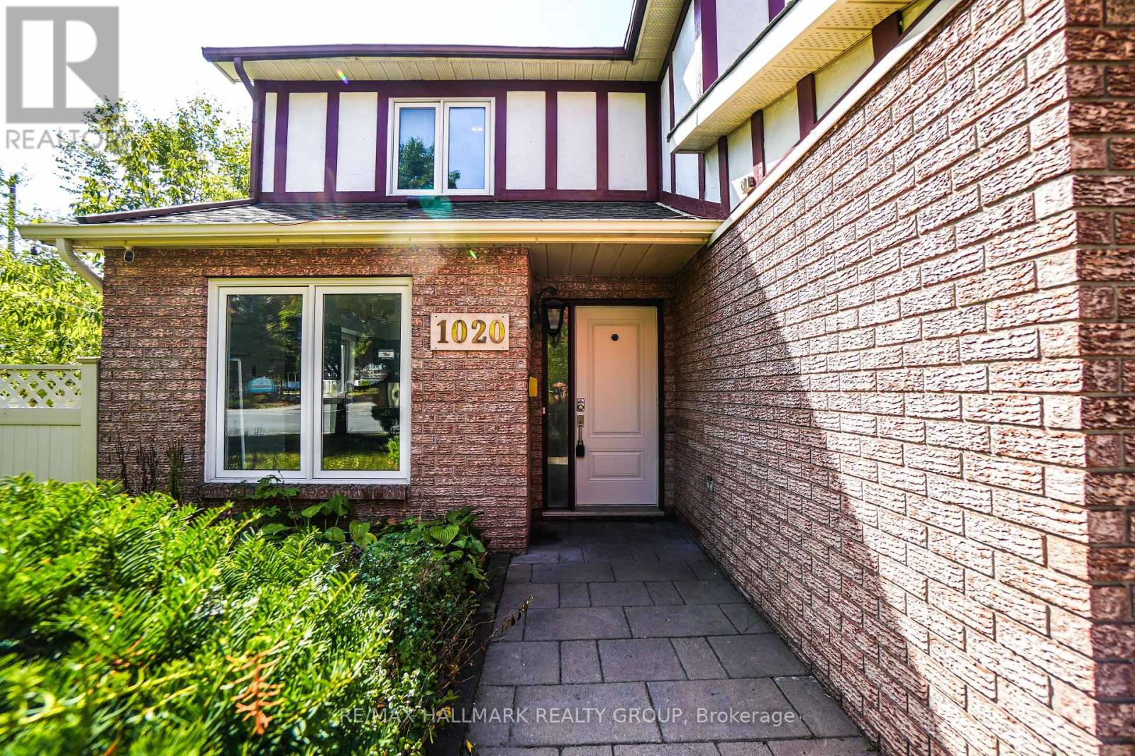 1020 Grenon Avenue, Ottawa, Ontario  K2B 8L8 - Photo 5 - X12432496