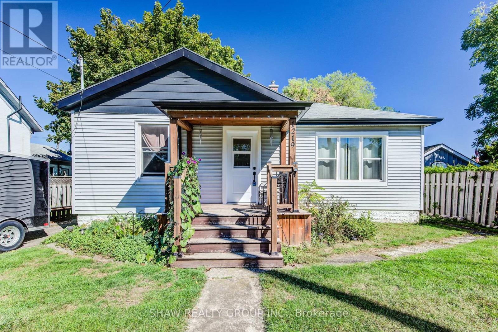 1219 Duke Street, Cambridge, Ontario  N3H 3V8 - Photo 1 - X12432347