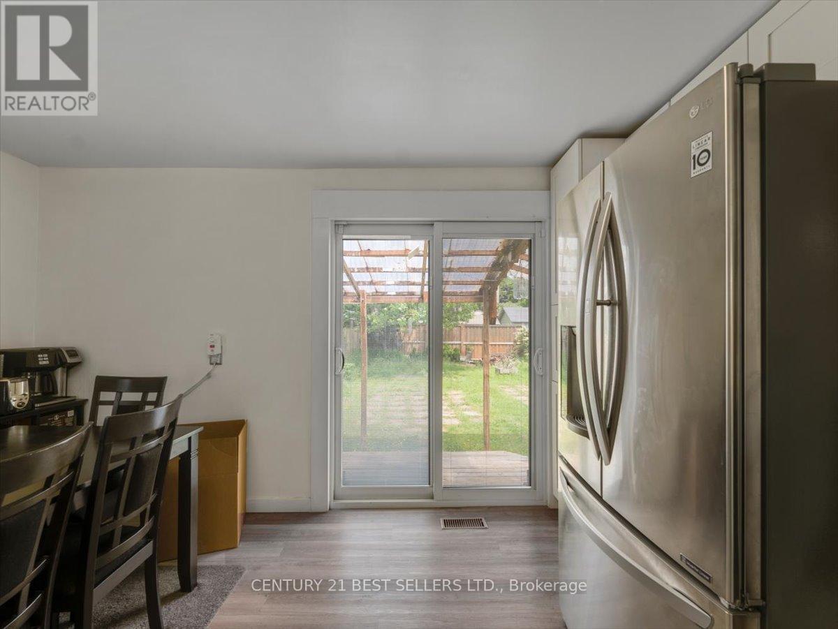 39 Carlton Street, St. Catharines, Ontario  L2R 1P7 - Photo 12 - X12432398
