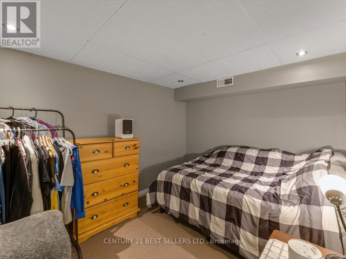 39 Carlton Street, St. Catharines, Ontario  L2R 1P7 - Photo 18 - X12432398