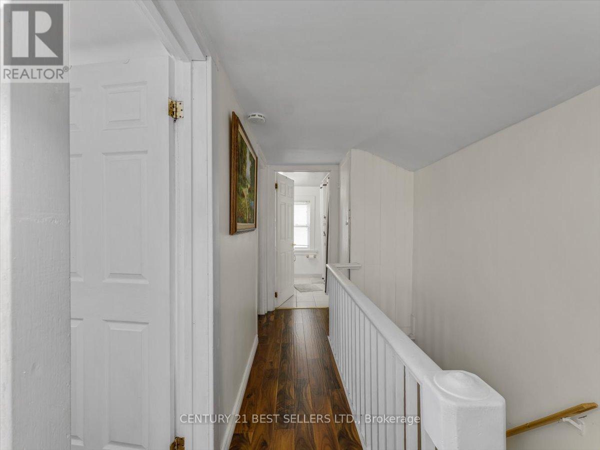 39 Carlton Street, St. Catharines, Ontario  L2R 1P7 - Photo 21 - X12432398