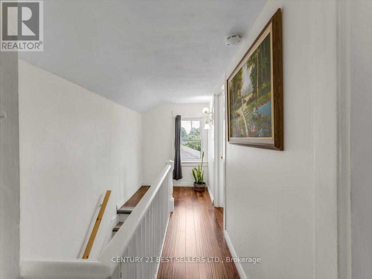 39 Carlton Street, St. Catharines, Ontario  L2R 1P7 - Photo 22 - X12432398