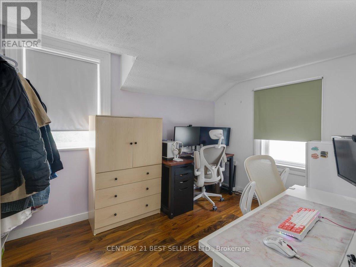 39 Carlton Street, St. Catharines, Ontario  L2R 1P7 - Photo 23 - X12432398