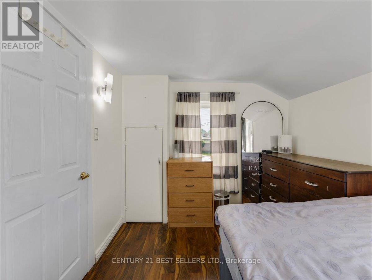 39 Carlton Street, St. Catharines, Ontario  L2R 1P7 - Photo 25 - X12432398