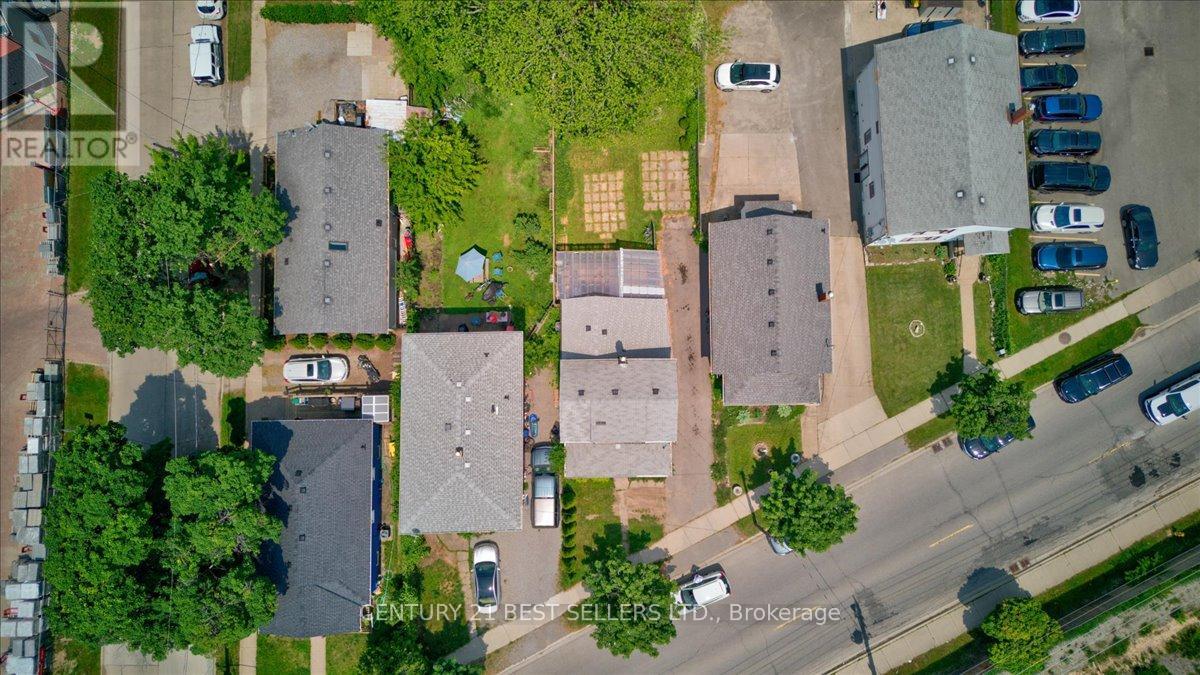 39 Carlton Street, St. Catharines, Ontario  L2R 1P7 - Photo 39 - X12432398