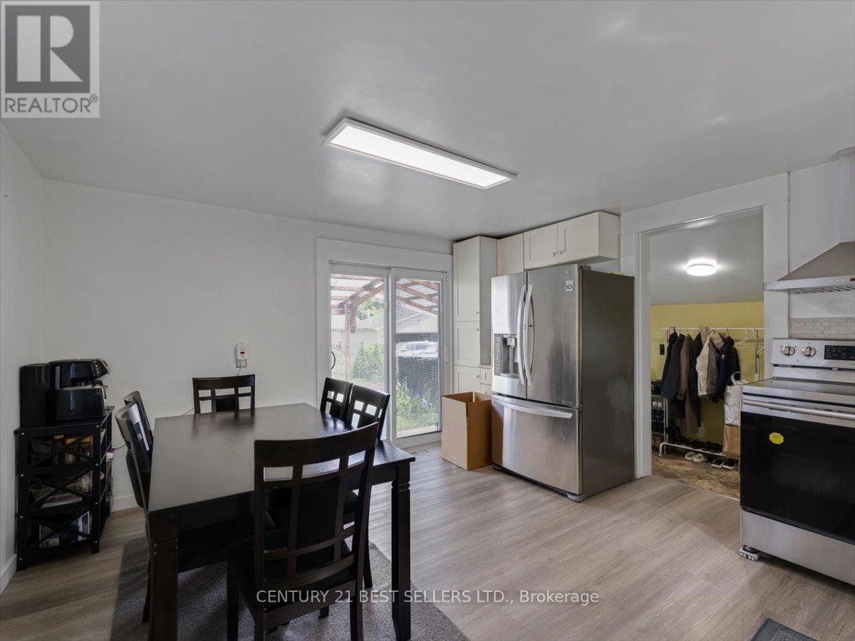 39 Carlton Street, St. Catharines, Ontario  L2R 1P7 - Photo 8 - X12432398