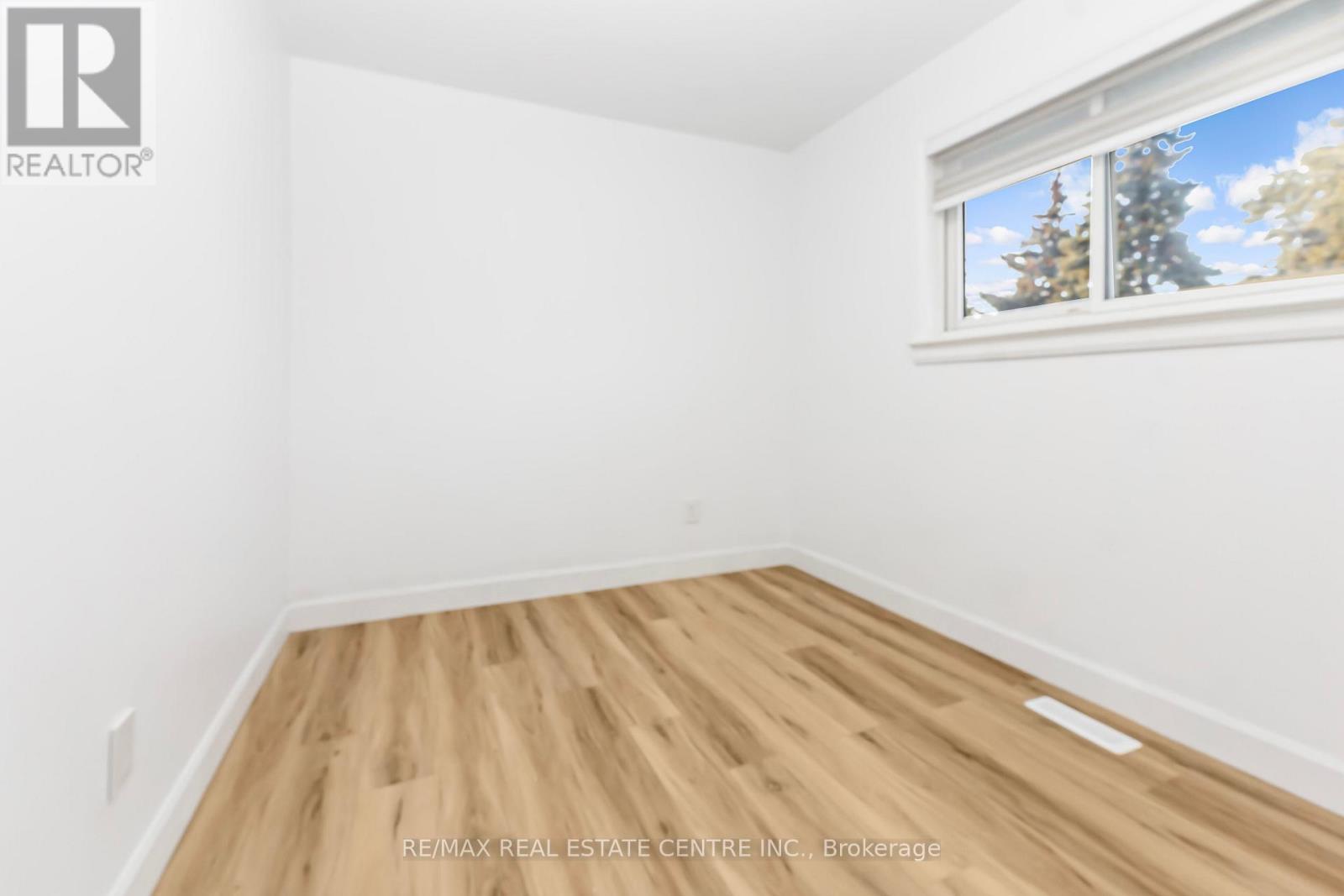 959 Mohawk Road E, Hamilton (Huntington), Ontario  L8T 2R9 - Photo 25 - X12432426