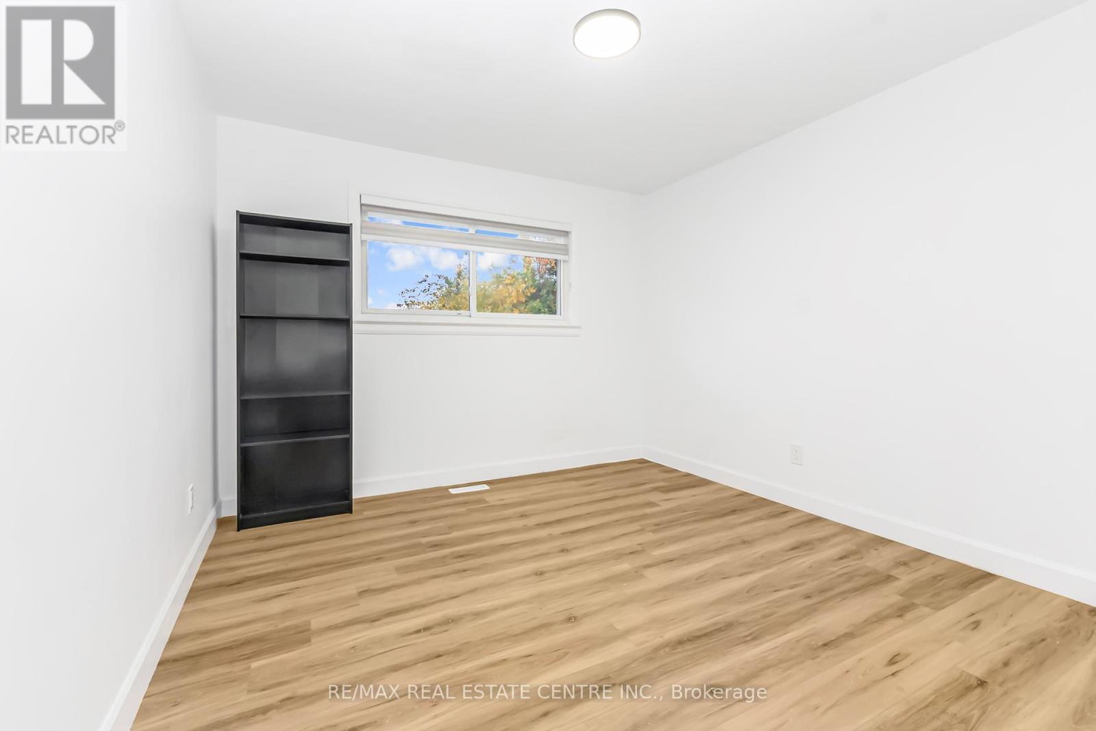 959 Mohawk Road E, Hamilton (Huntington), Ontario  L8T 2R9 - Photo 26 - X12432426