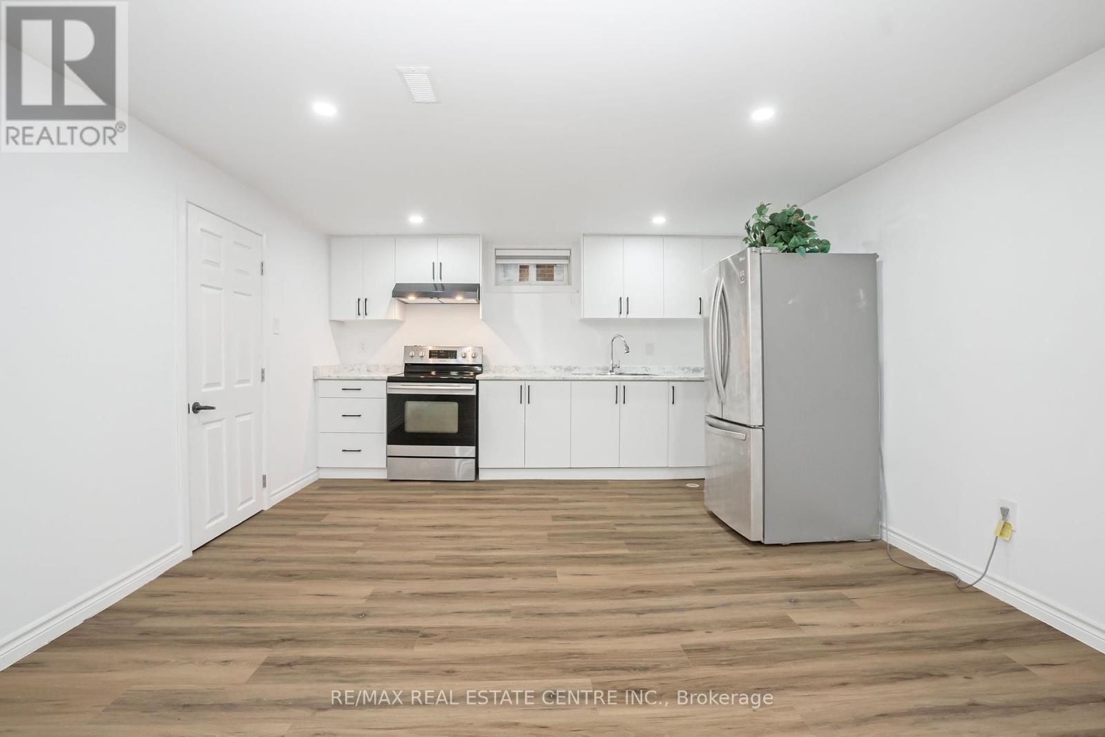 959 Mohawk Road E, Hamilton (Huntington), Ontario  L8T 2R9 - Photo 37 - X12432426