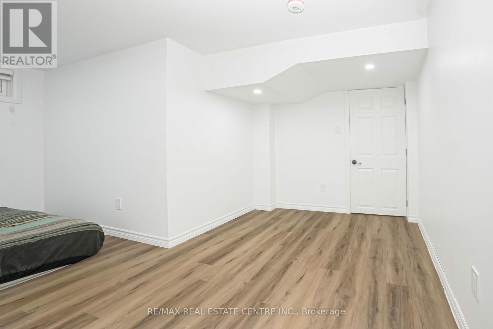959 Mohawk Road E, Hamilton (Huntington), Ontario  L8T 2R9 - Photo 40 - X12432426