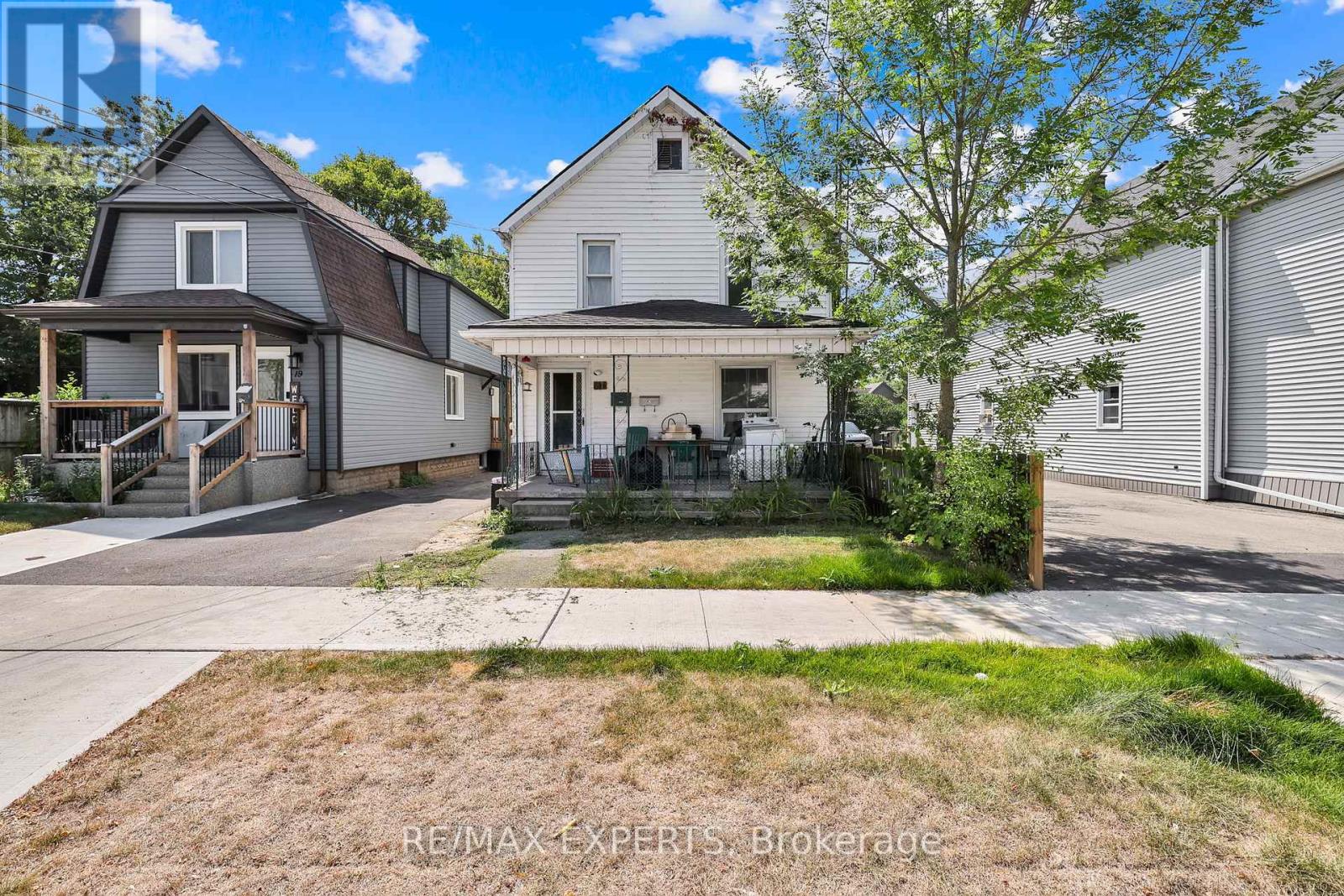 21 Fifth Street, Welland, Ontario  L3B 4Z4 - Photo 2 - X12432427