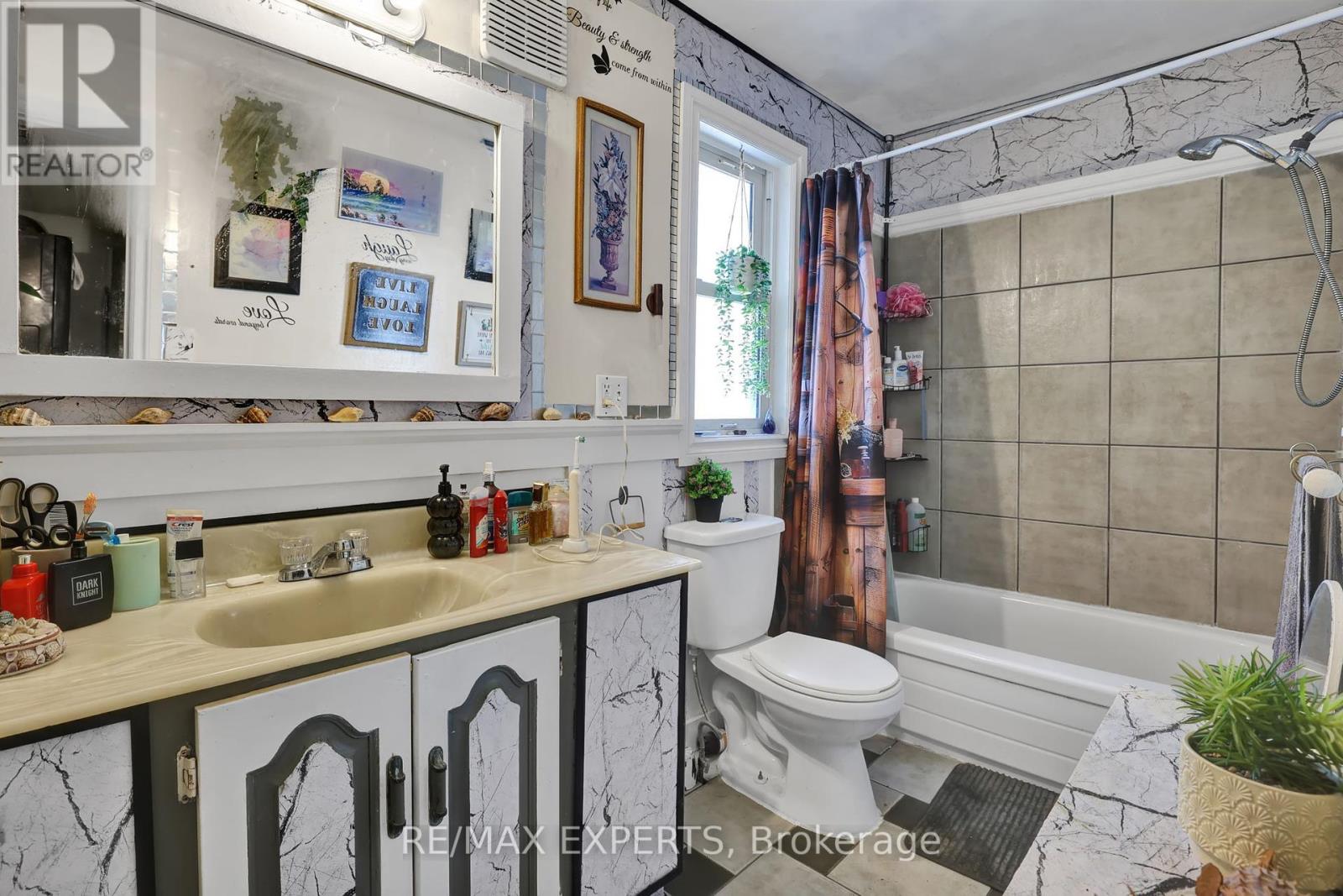 21 Fifth Street, Welland, Ontario  L3B 4Z4 - Photo 20 - X12432427