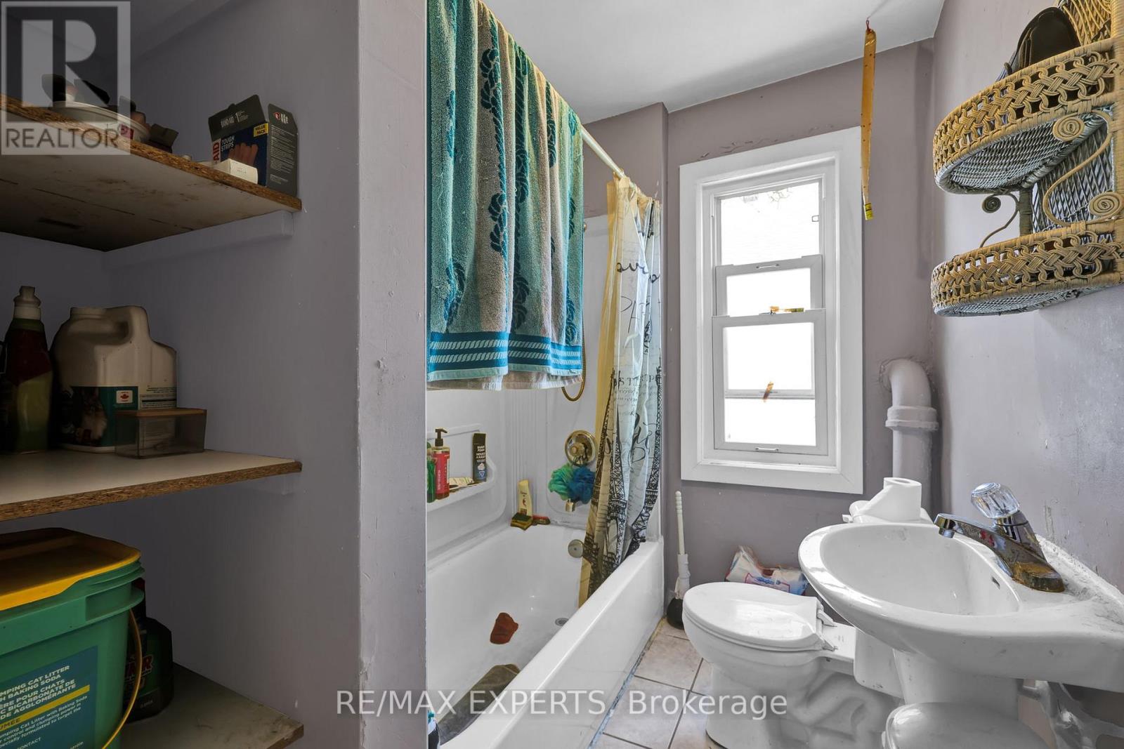 21 Fifth Street, Welland, Ontario  L3B 4Z4 - Photo 21 - X12432427