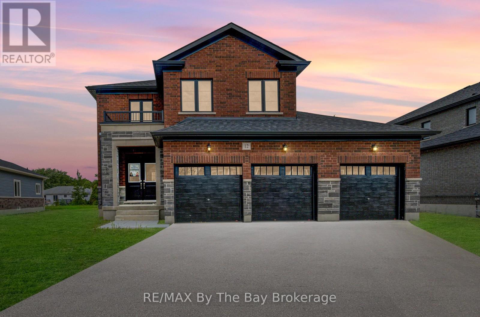 12 Misty Ridge Road, Wasaga Beach, Ontario  L9Z 0R8 - Photo 1 - S12432491