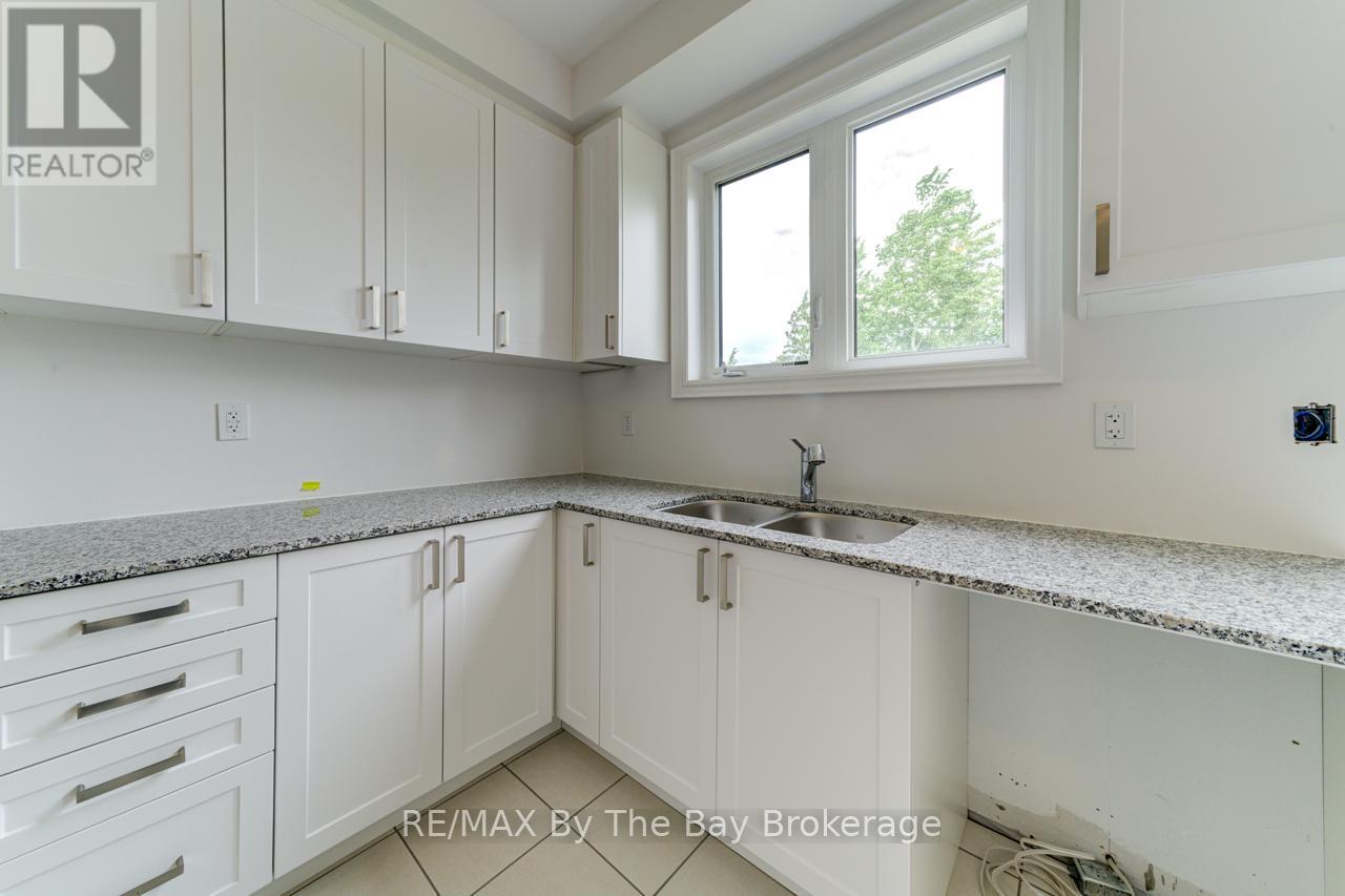 12 Misty Ridge Road, Wasaga Beach, Ontario  L9Z 0R8 - Photo 21 - S12432491