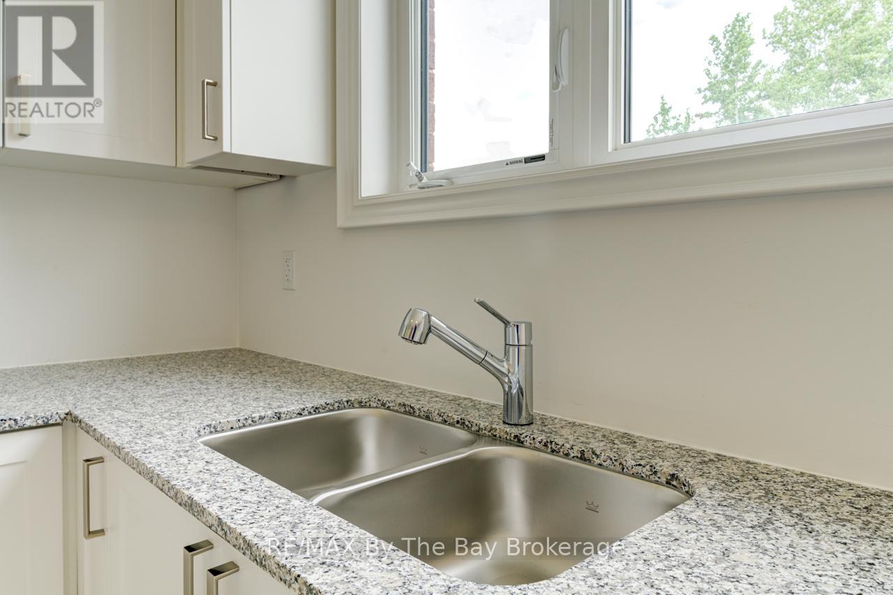 12 Misty Ridge Road, Wasaga Beach, Ontario  L9Z 0R8 - Photo 22 - S12432491