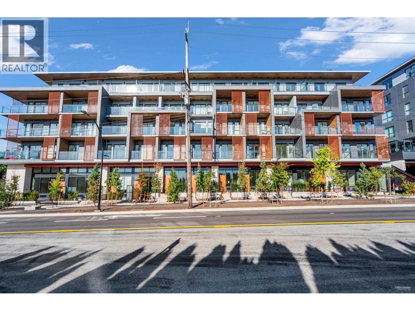 407 422 E 3rd Street, North Vancouver, British Columbia  V7L 1G2 - Photo 3 - R3053068
