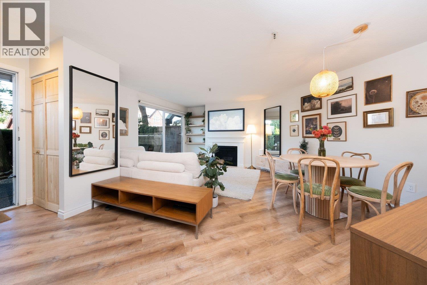 112 2020 W 8TH AVENUE, Vancouver, British Columbia