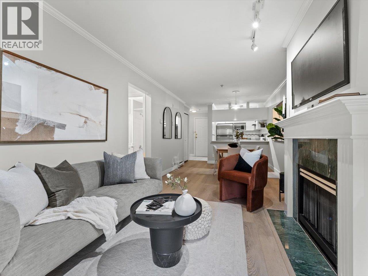 205 3638 W Broadway, Vancouver, British Columbia  V6R 2B7 - Photo 1 - R3053089