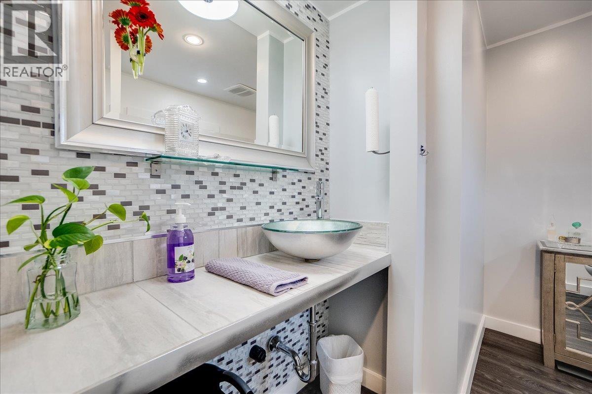 620 10th Avenue, Castlegar, British Columbia  V1N 1K9 - Photo 24 - 10364257