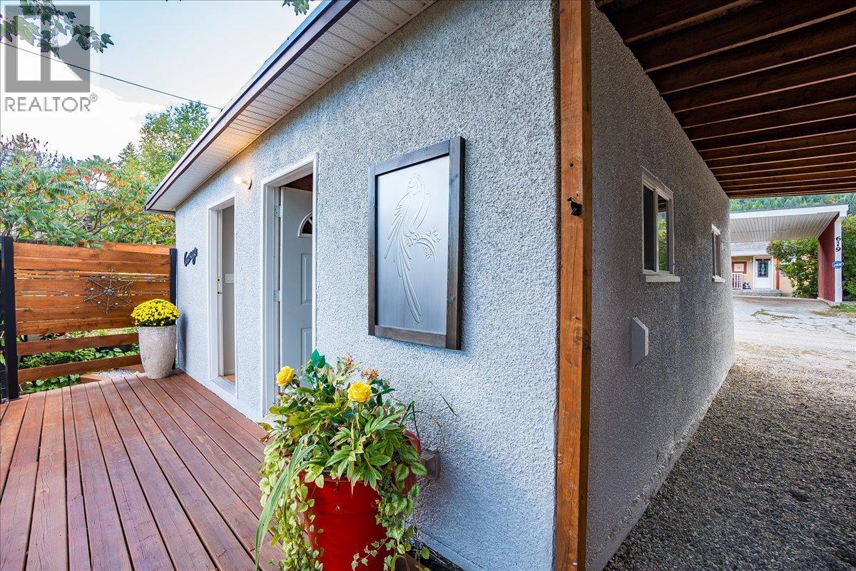 620 10th Avenue, Castlegar, British Columbia  V1N 1K9 - Photo 29 - 10364257