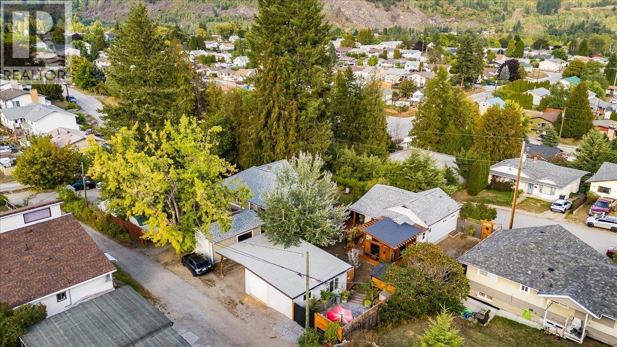 620 10th Avenue, Castlegar, British Columbia  V1N 1K9 - Photo 45 - 10364257