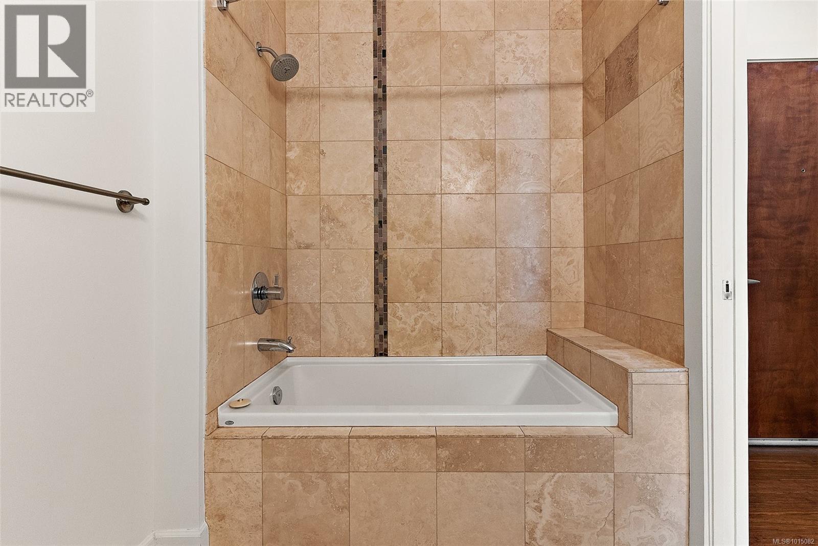 211 240 Cook St, Victoria, British Columbia  V8V 3X3 - Photo 16 - 1015082