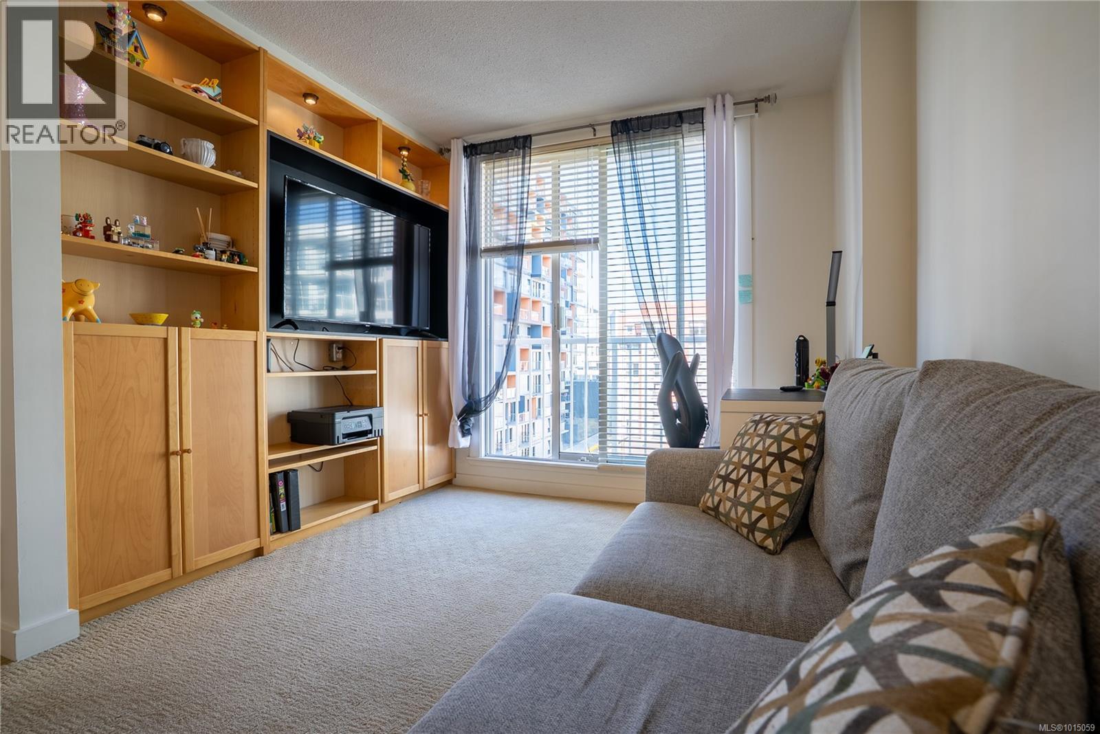 603 835 View St, Victoria, British Columbia  V8W 3W8 - Photo 2 - 1015059