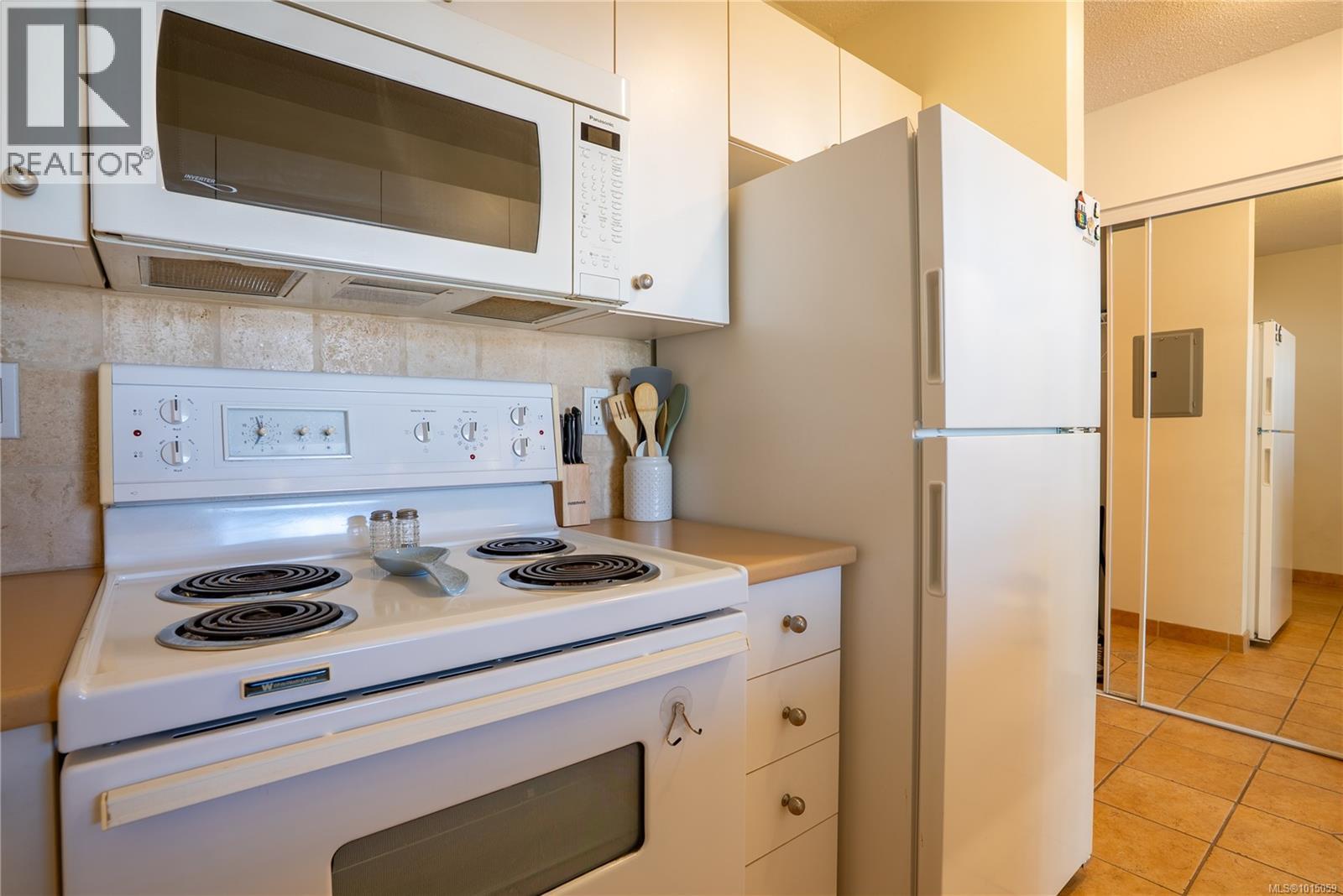 603 835 View St, Victoria, British Columbia  V8W 3W8 - Photo 9 - 1015059