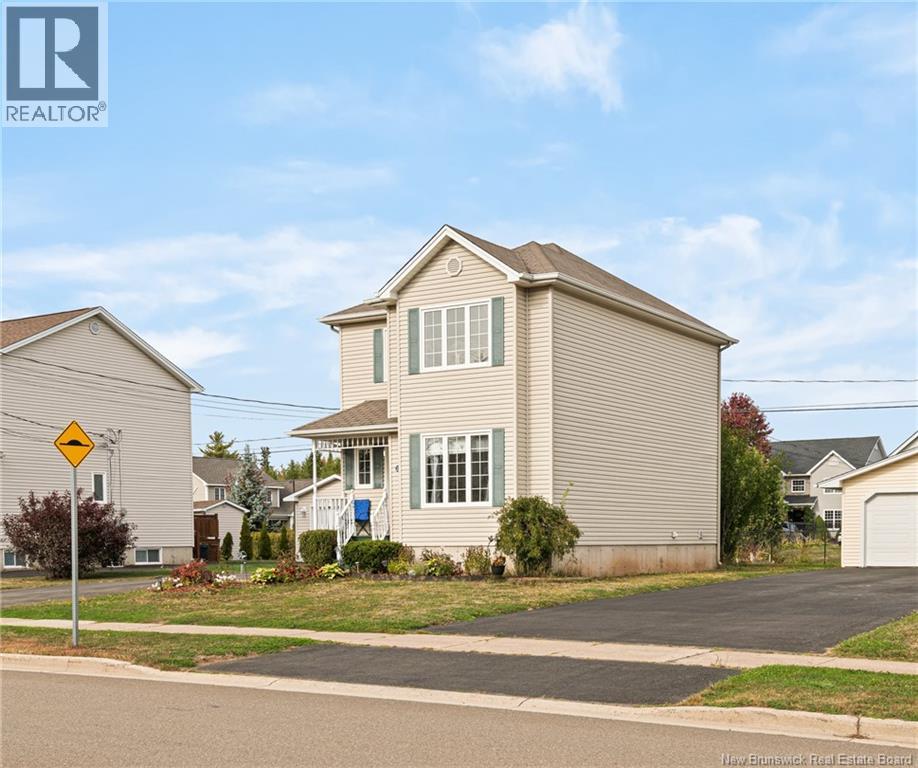 135 Rennick, Moncton, New Brunswick  E1G 4X2 - Photo 2 - NB127506