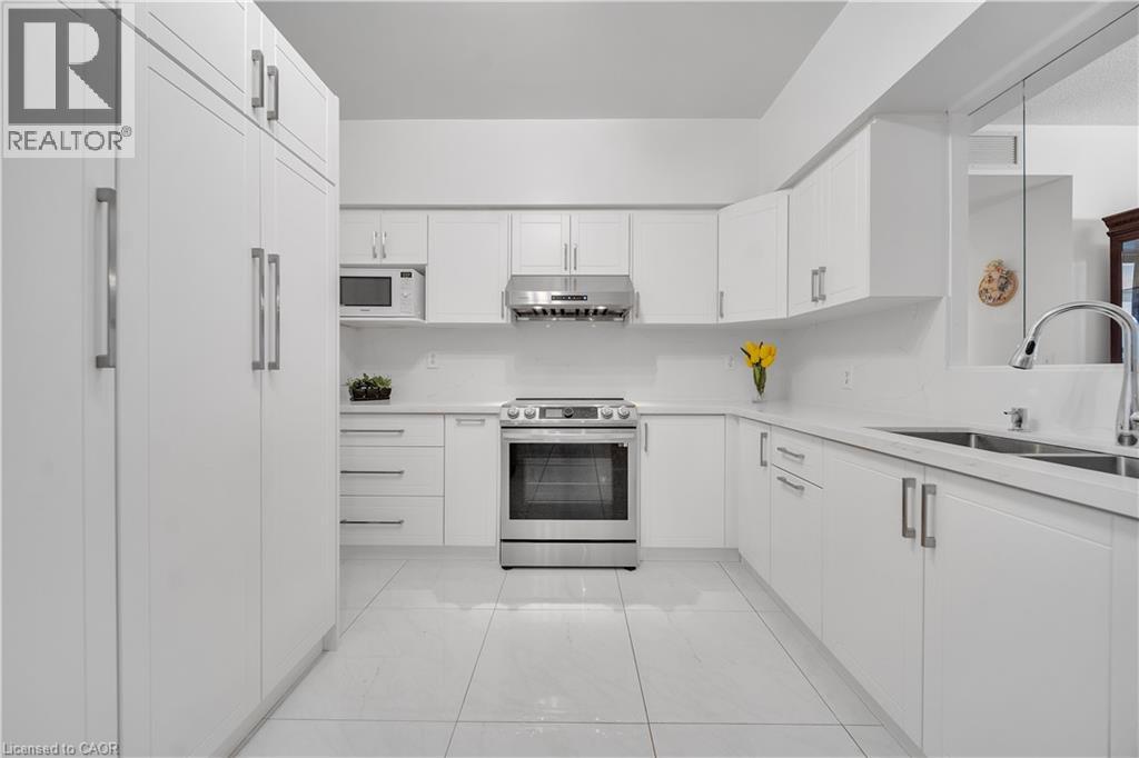 8 Lee Centre Drive Unit# Ph203, Scarborough, Ontario  M1H 3H8 - Photo 13 - 40711559