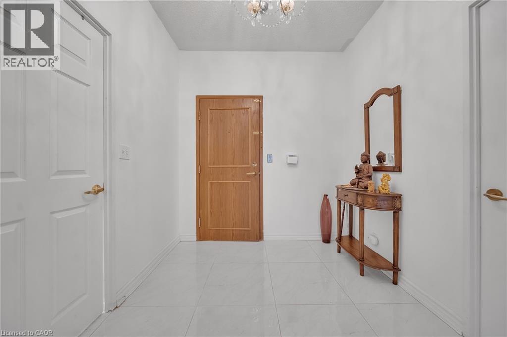 8 Lee Centre Drive Unit# Ph203, Scarborough, Ontario  M1H 3H8 - Photo 9 - 40711559