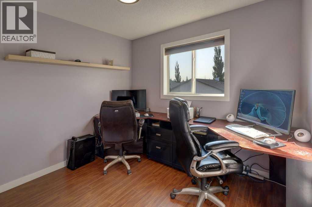 43 Canoe Square Sw, Airdrie, Alberta  T4B 2N5 - Photo 17 - A2260634