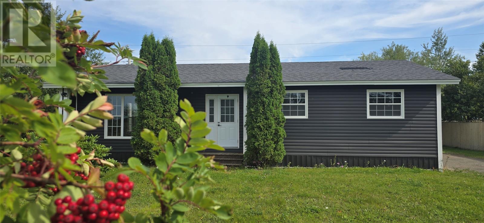 435 Creston Boulevard, Marystown, Newfoundland & Labrador  A0E 2M0 - Photo 1 - 1288382