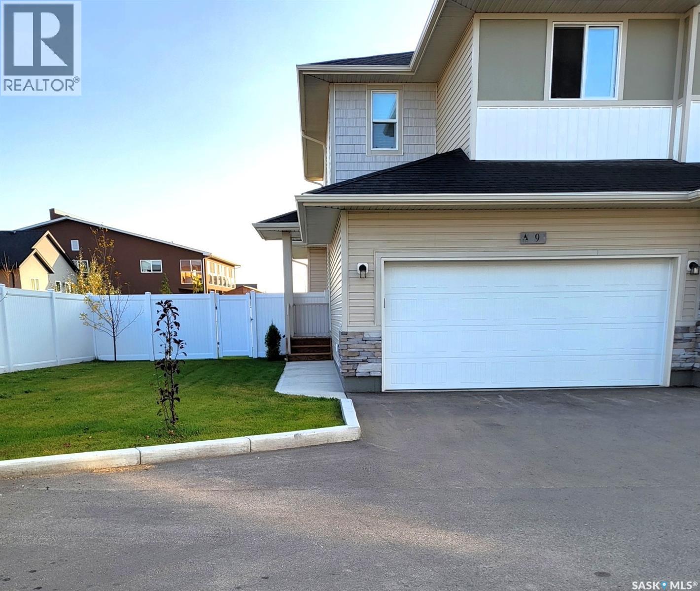 9 115 Feheregyhazi Boulevard, Saskatoon, Saskatchewan  S7W 1J6 - Photo 2 - SK018358