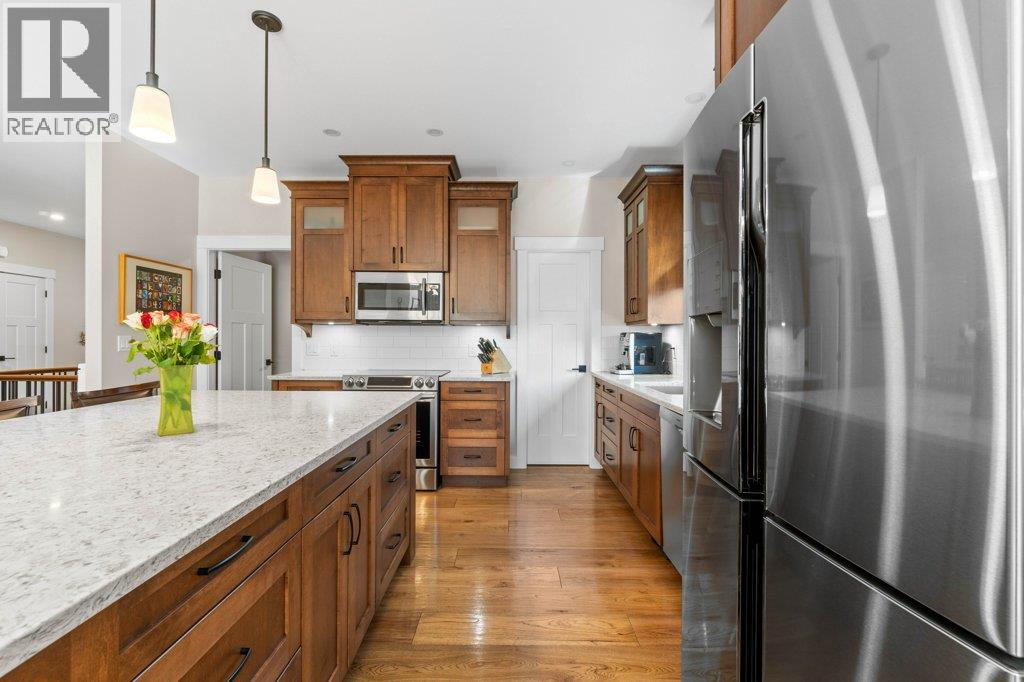 1321 24 Street Se, Salmon Arm, British Columbia  V1E 0E3 - Photo 4 - 10346528