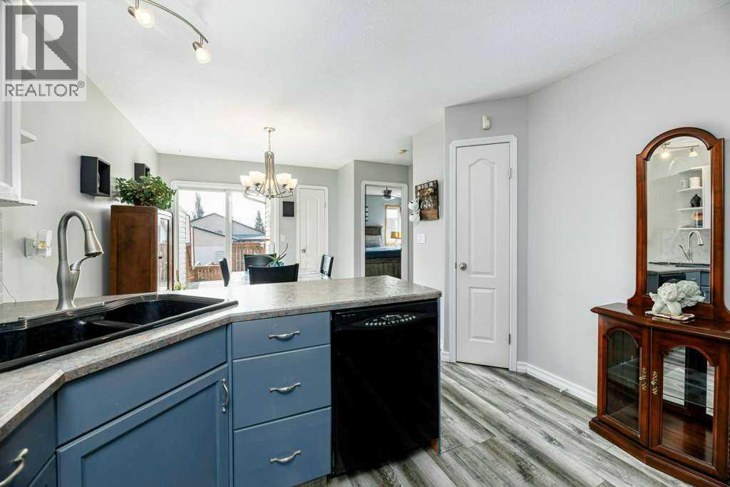 8 Kirk Close, Red Deer, Alberta  T4P 3R1 - Photo 7 - A2257529