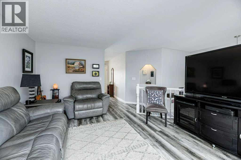 8 Kirk Close, Red Deer, Alberta  T4P 3R1 - Photo 4 - A2257529