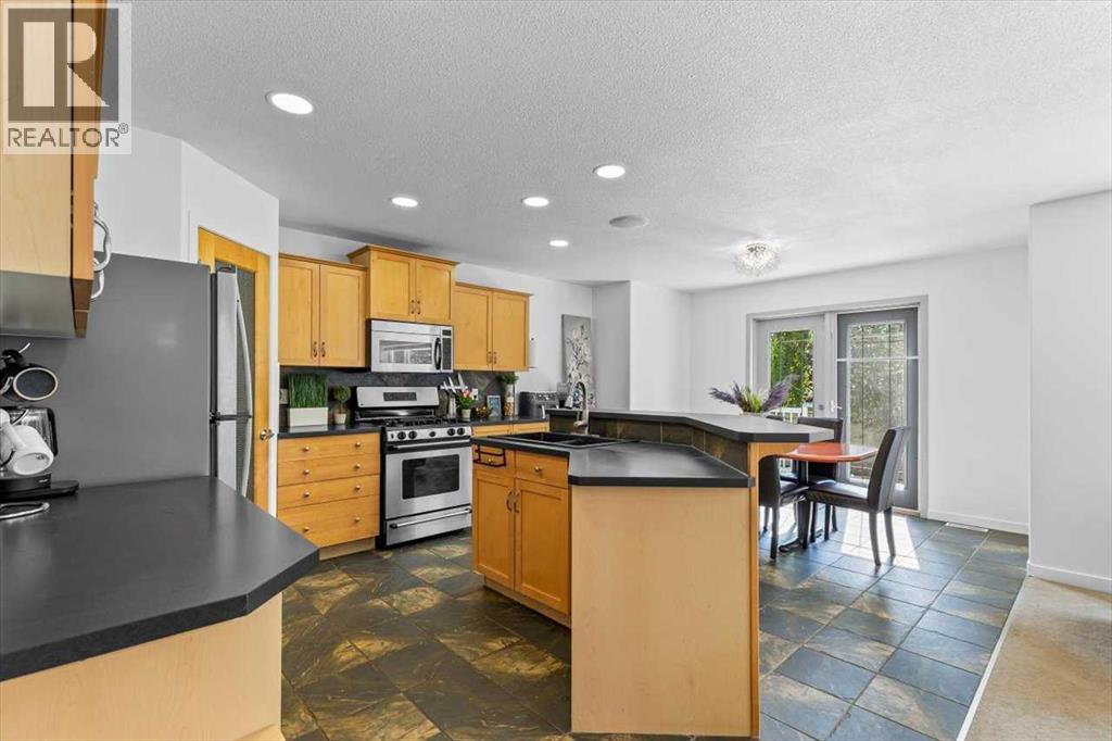 57 Everwillow Boulevard Sw, Calgary, Alberta  T2Y 4G4 - Photo 6 - A2255389