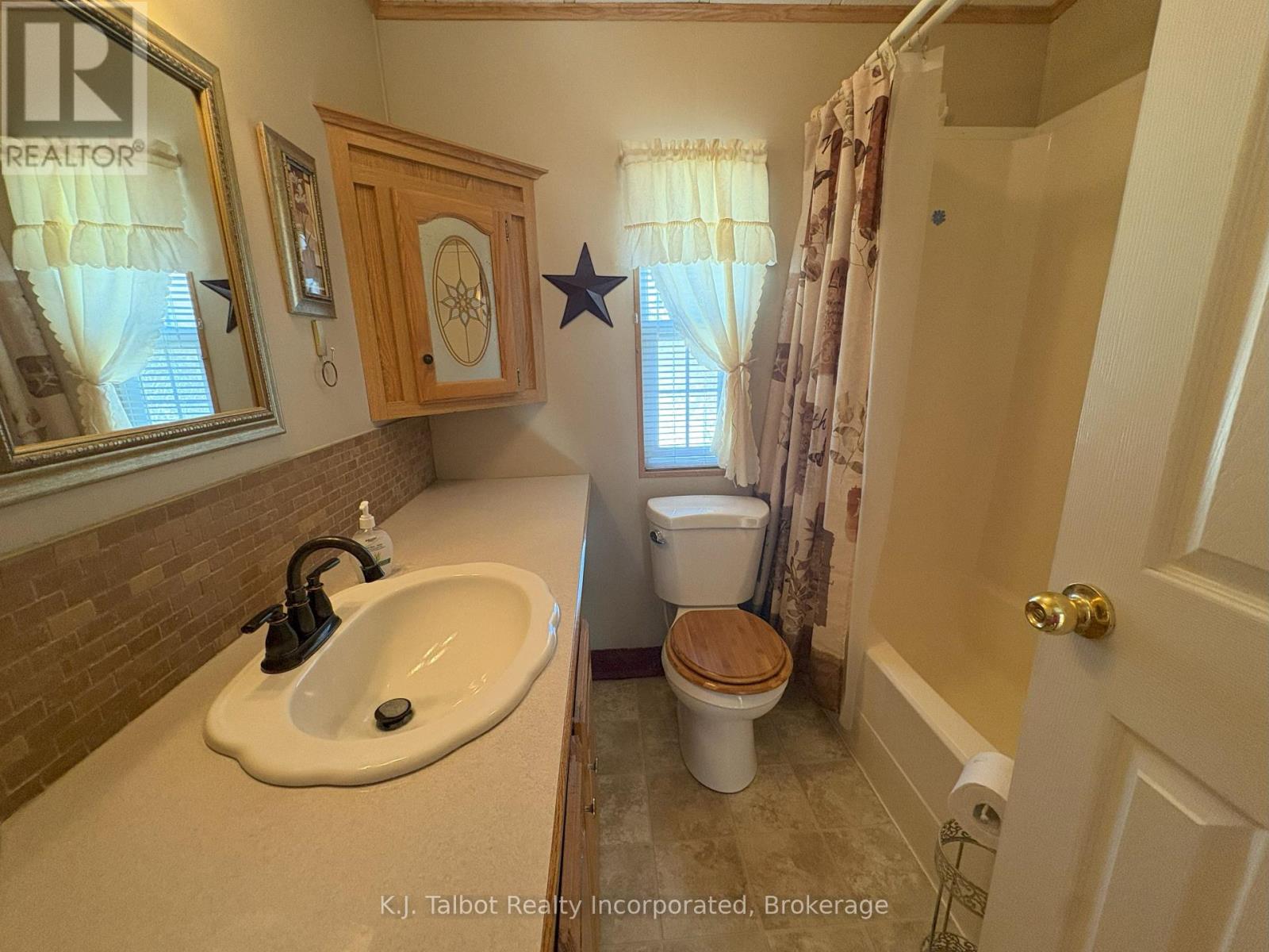 77719 Bluewater Hwy - 5 Starboard Street, Bluewater, Ontario  N0M 1G0 - Photo 16 - X12429569