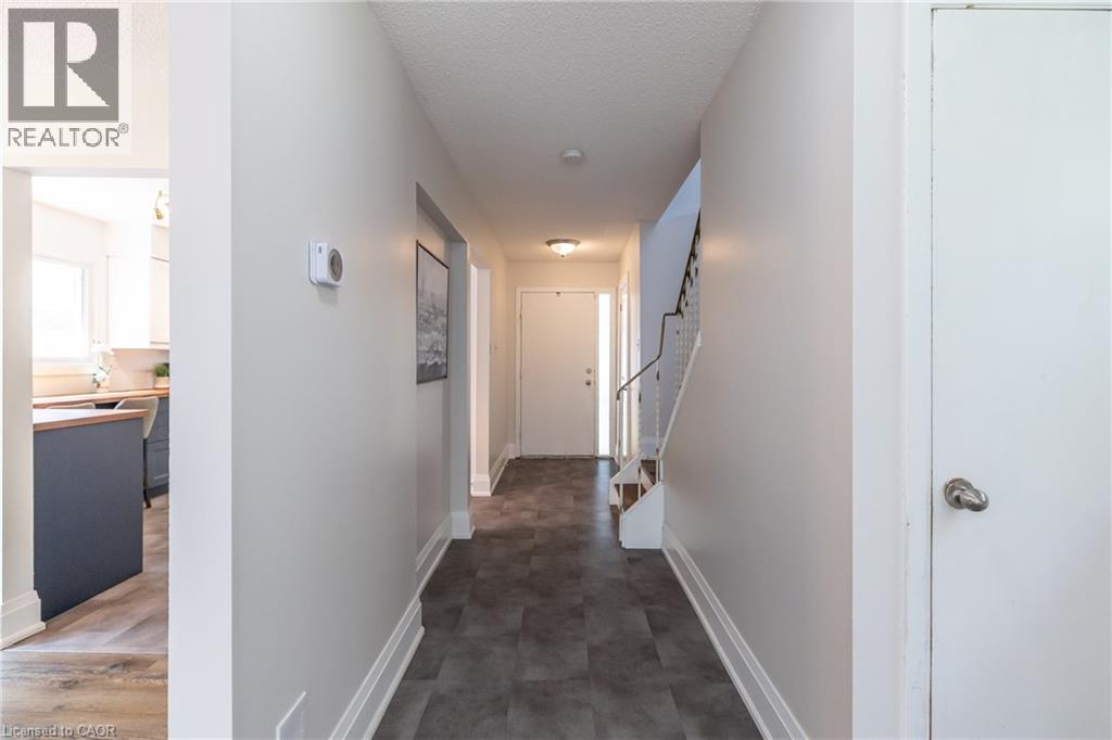 34 Woodridge Drive, Guelph, Ontario  N1H 7E2 - Photo 5 - 40773422