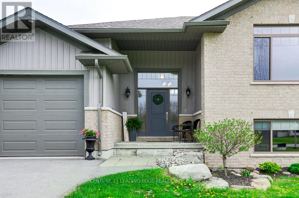 138 Hiddenvalley Drive, Belleville, Ontario  K0K 2V0 - Photo 4 - X12369883