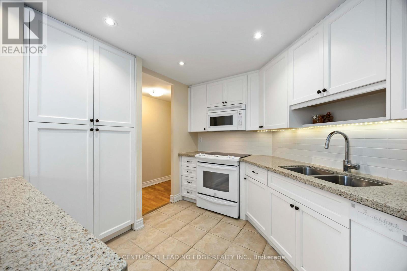 1806 - 131 Beecroft Road, Toronto, Ontario  M2N 6G9 - Photo 9 - C12432454